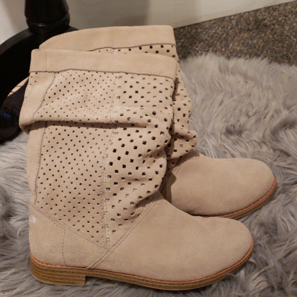 Tom's boots